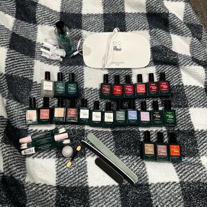 Manicurist vegan and plant based gel nail set